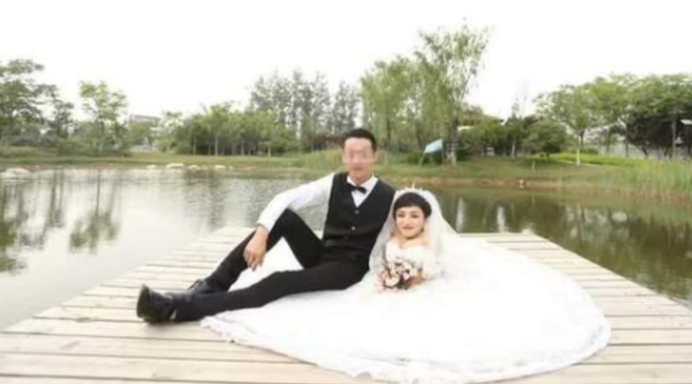 河南侏儒女孩靠短视频吸粉600万,嫁1米8丈夫后遭抛弃,现在过的怎么样