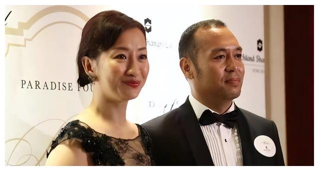 她是1989年港姐季军，2次遇人不淑，45岁嫁内地富豪，有冻龄美貌