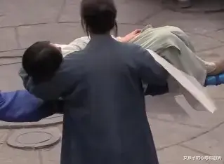 甄子丹|功夫高强的甄子丹,竟然抱不动80斤的女星陈钰琪?