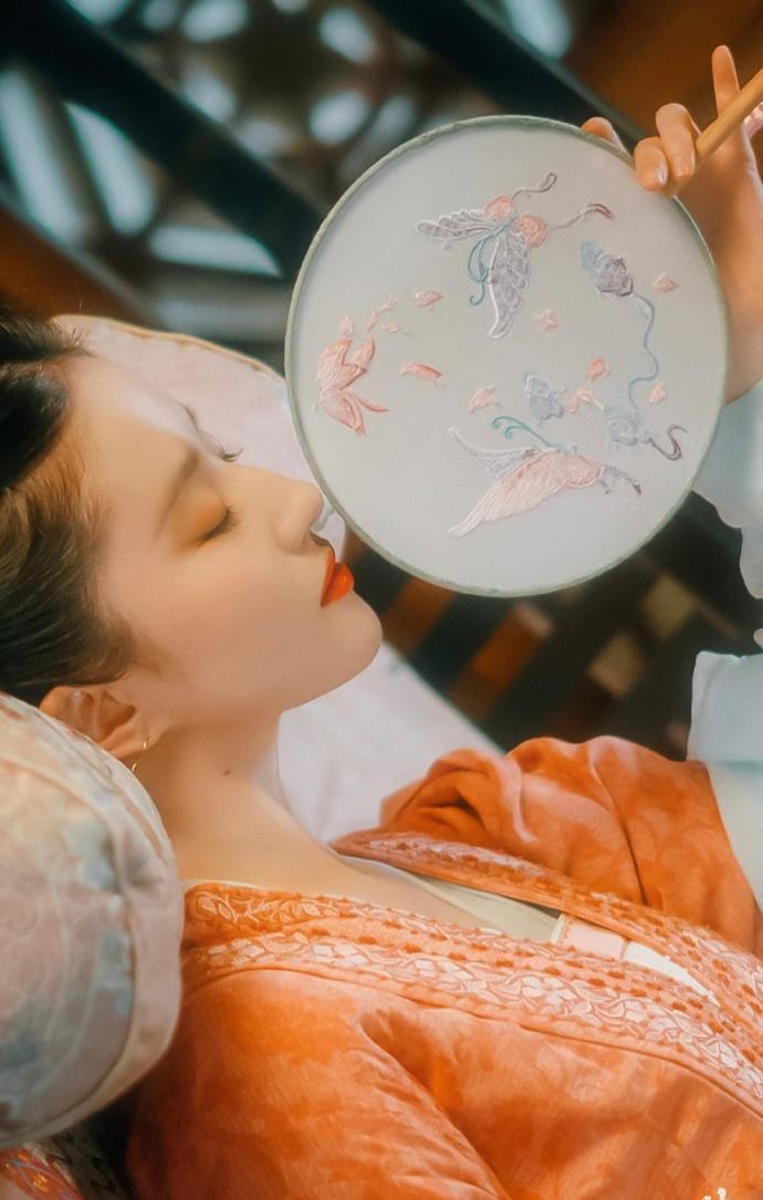 梦华录的发型珠翠和服饰,恰到好处