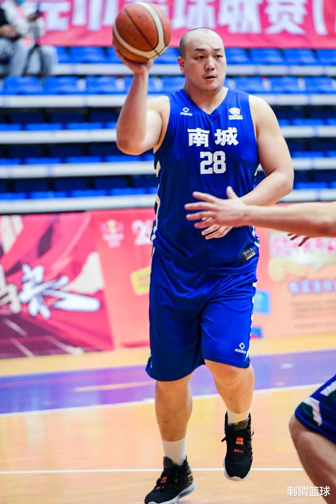 职业教育|身高205体重130！野球场胖虎！职业球员都不一定顶得住... ?