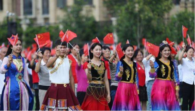 |2003年，一群在西藏边境流浪200多年的野人高呼：我们是中国人啦