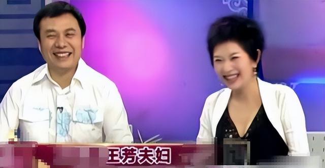 王芳|主持人王芳豪宅内包水饺,一家5口分工明确,大15岁教授丈夫缺席