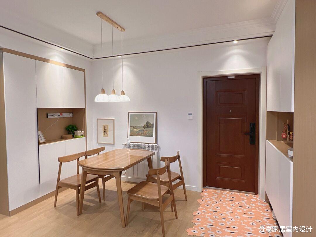 她家原木风的新房子,入住一周的时间很满意,不做电视墙太舒服啦