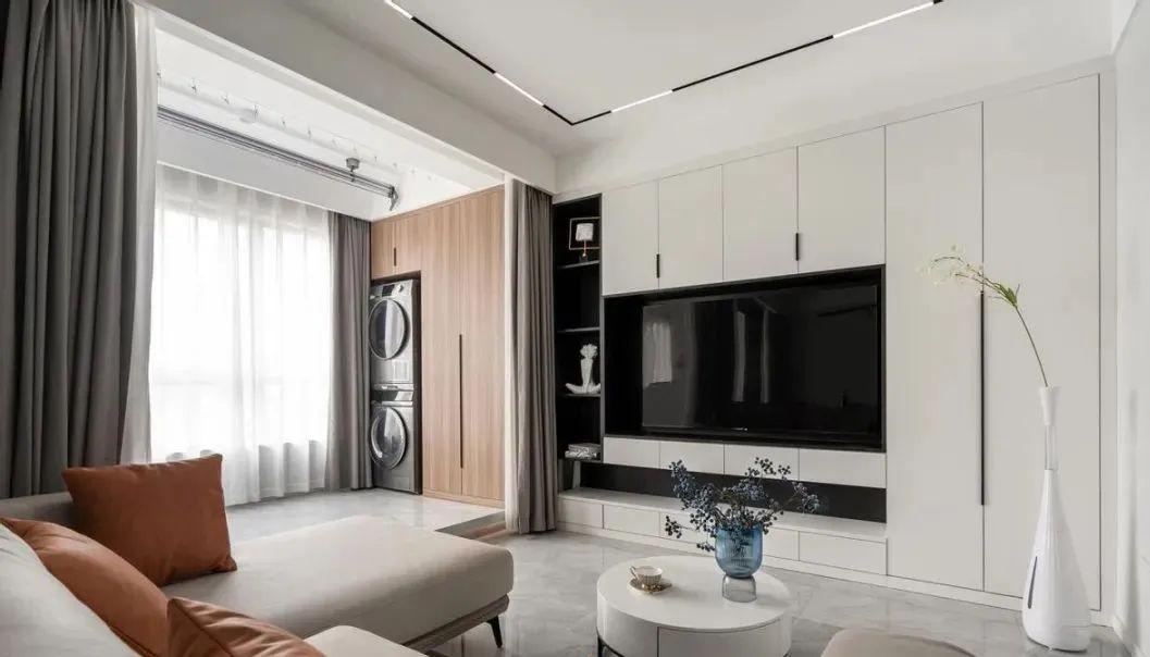 话得先说到位!客厅阳台打通确实亮堂,但4大后遗症不能不权衡