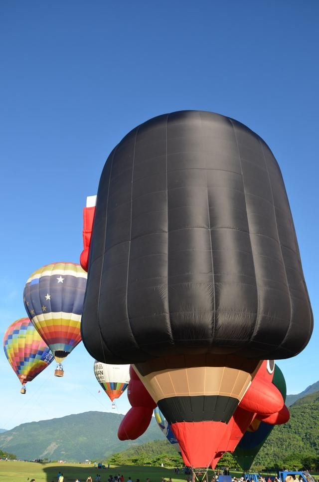 热气球|每年热气球大赛都会在这里上演，造型多变，实在太好玩