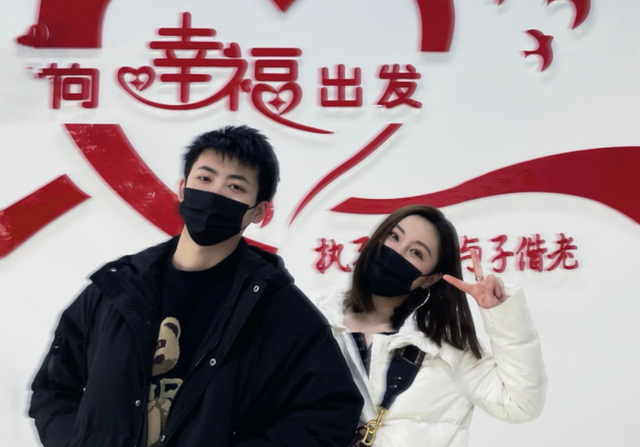 官宣|继张檬金圣恩之后，奇葩说辩手也官宣结婚，网友：到底是啥好日子