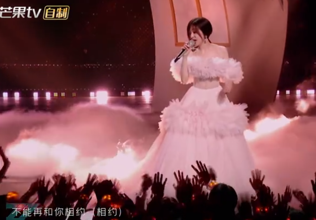 王心凌|王心凌在浪姐唱《当你》,钟欣潼张天爱落泪,吴谨言的点评引热议