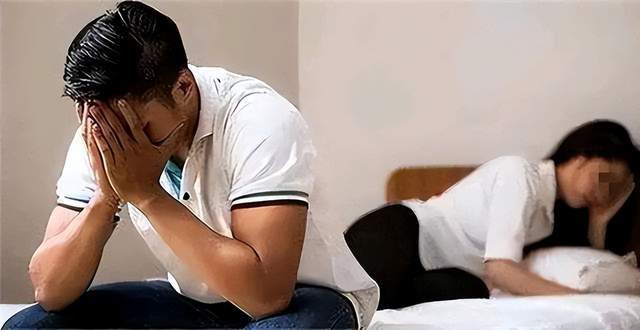 2018年,哈尔滨女子出轨后跪雪地求丈夫原谅,一时心理失衡成悲剧