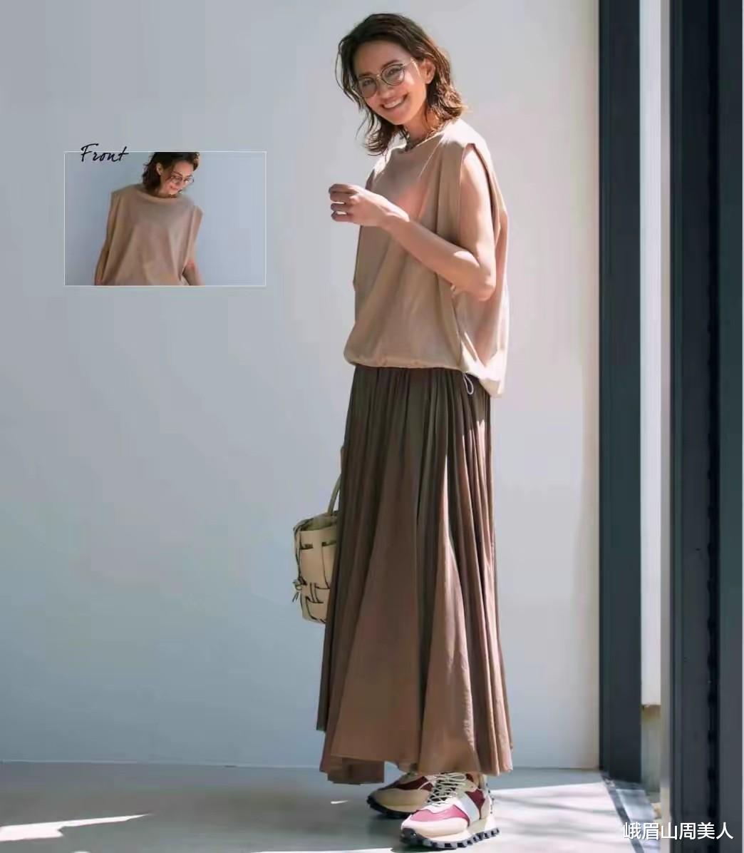 放弃“中国大妈式穿搭”吧！瞧日本主妇这样穿，是有多高级洋气