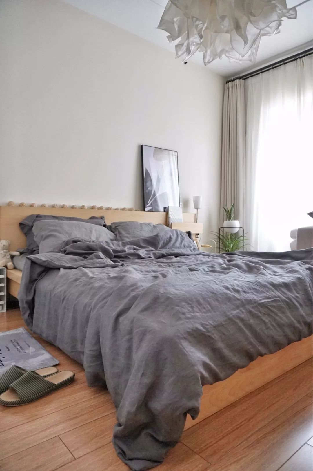 小户型卧室铺什么颜色的木地板?来看下别人家的搭配