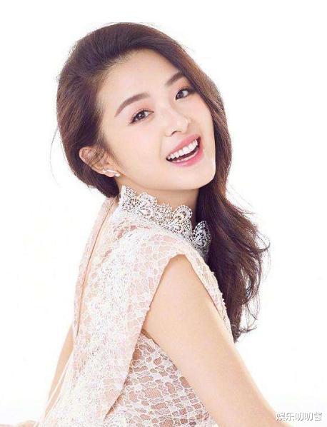 张含韵|张含韵与小四岁男友恋情疑似曝光，男方身份被扒，网友：赶紧分手