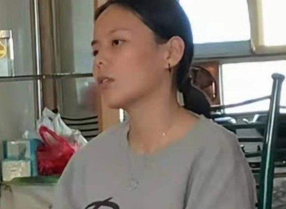 杜新枝|杜粉曝田静直播收入，俩熊磊也不是对手，杜新枝发病被送医院