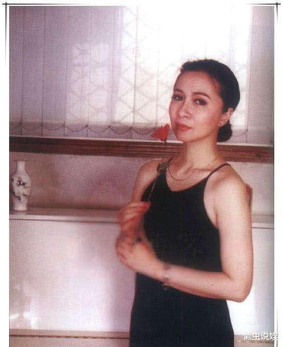 蔡明|蔡明儿子丁丁:36岁仍未婚无子女,是蔡明的骄傲也是她的心病