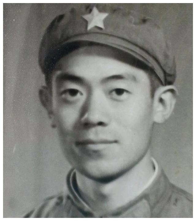 演员高明：娶初恋为妻，与儿女当邻居，恩爱62年无绯闻