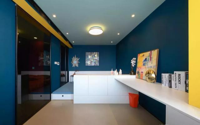 全屋用色块拼接，老公禁止刷白墙！装满只有45㎡小屋，太惊艳了