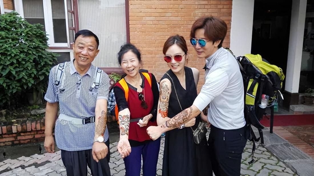 高梓淇|演员高梓淇发文，透露母亲因疫情病逝