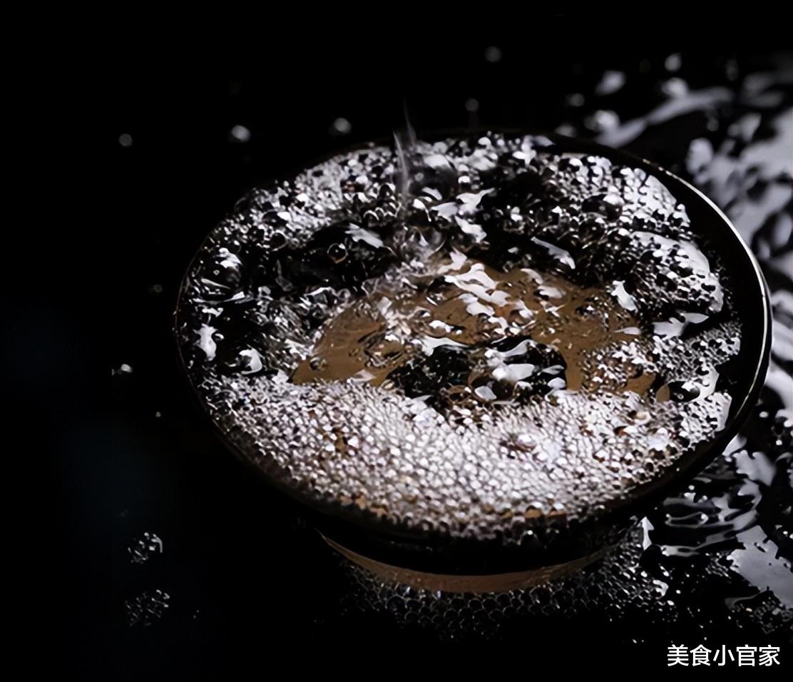 |每天吃饭必喝一杯酒，雷打不动坚持20年的人，看看身体有何变化