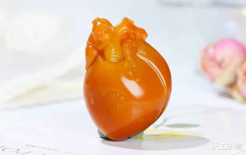 |籽料中的真贵族！和田玉沁色籽！