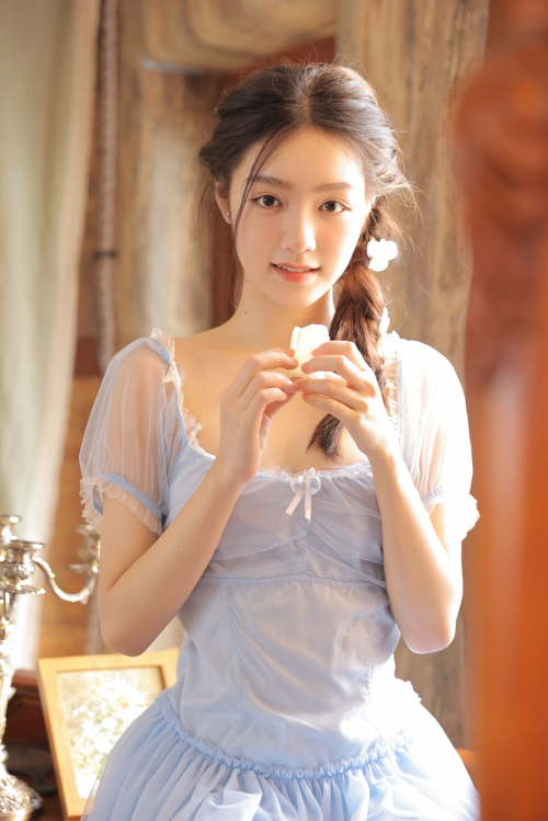 贺美琦|18岁贺美琦-谁的童话书没有合好,让公主跑出来了?