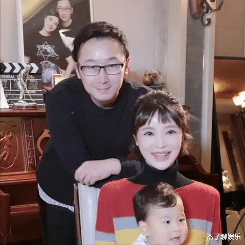 胡蝶|央视主持人胡蝶:自己倒贴50万闪婚二婚陆川,婚后分居生一双儿女