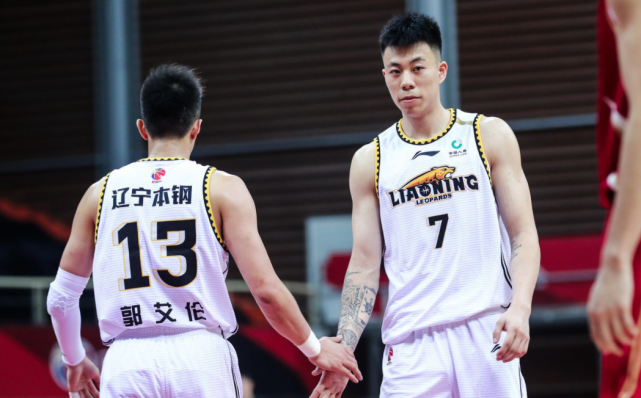 |早上8点！张镇麟做意外决定，杜锋没看错人，周鹏终于等到接班人