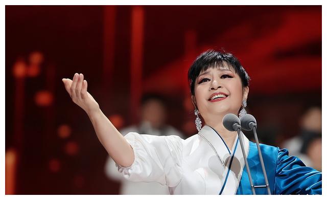 殷秀梅|殷秀梅:举办独唱会,阎维文戴玉强等历任男搭档都来了独缺廖昌永