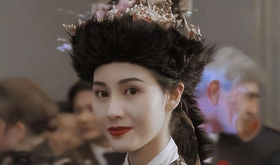 李嘉欣|李嘉欣姐姐：甩掉银行职员前夫，靠妹妹介绍当小三，成功嫁入豪门