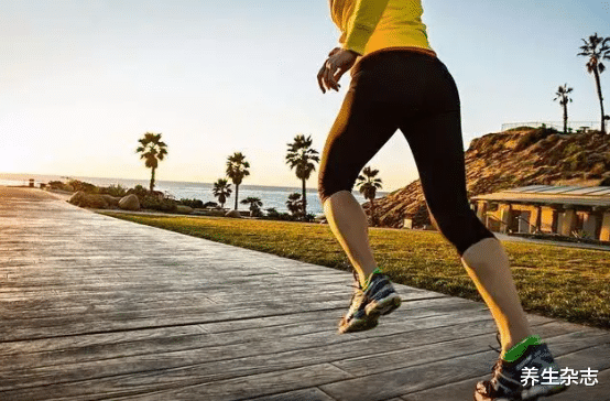 辽宁省|脑梗是“吃”出来的?医生劝告:3种食物会加速血管堵塞,趁早停嘴