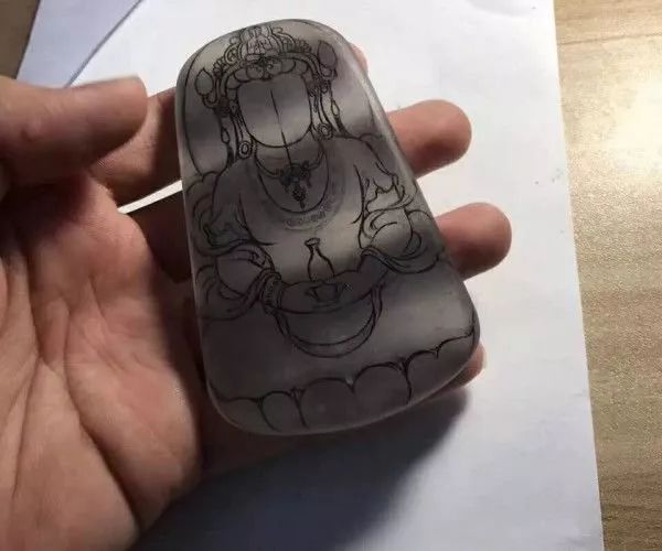 翡翠|10年前3000收购的翡翠原石,一刀切开极品玻璃种!