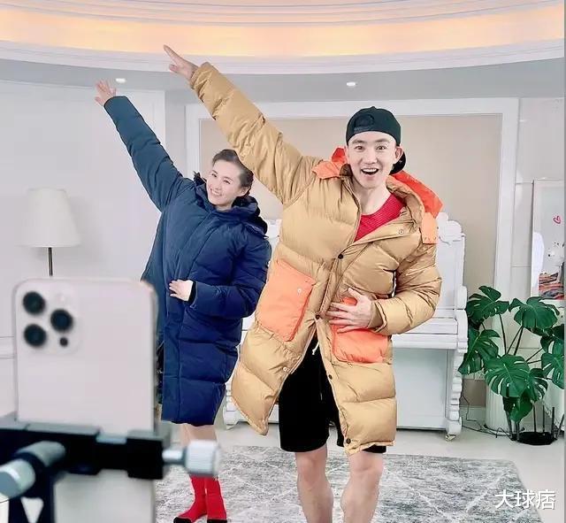 刘畊宏|够狠！刘畊宏直播为了防止被“误封”而换上羽绒服跳操