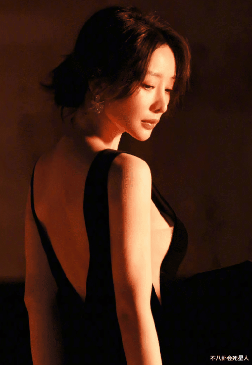 倪妮|柳岩的胸、倪妮的肩颈，明星值得“百万保险”的部位，真让人羡慕！