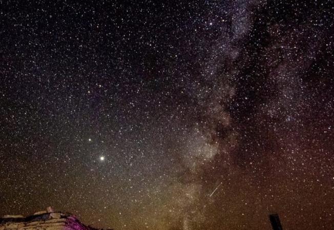 长达16000光年,中国天眼测得大尺度结构,或是银河系新旋臂