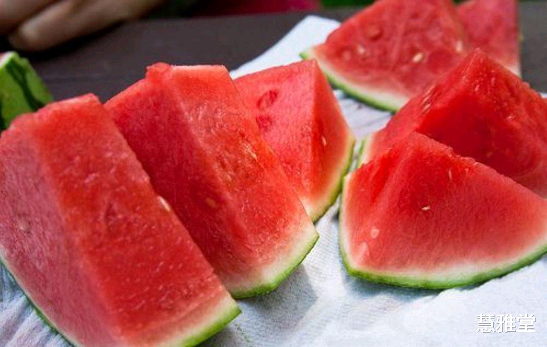 绿豆|夏天减肥时,多吃西瓜有作用吗?建议在减肥期间多吃3物,有帮助
