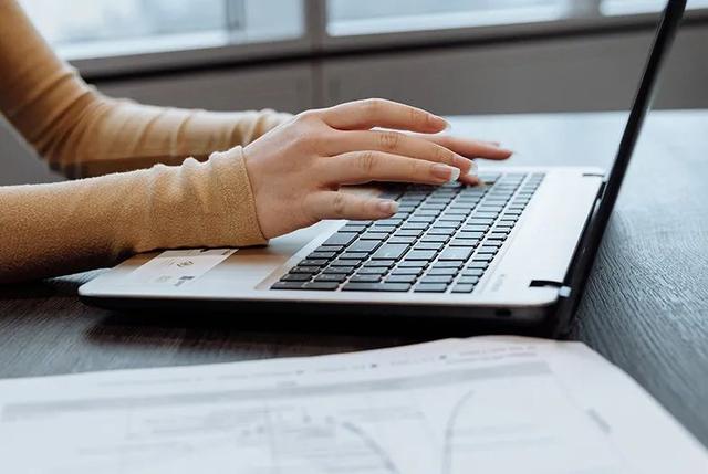 大学生|我宁愿付费上班是一个“梗”