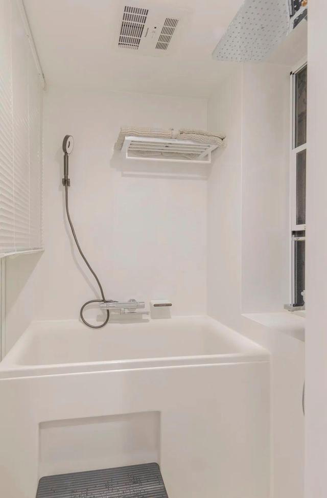 60㎡老破小,客厅隔出儿童房,全屋打满柜子,温馨舒适不压抑