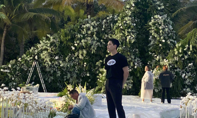 张檬|张檬金恩圣婚礼彩排照曝光,两人穿情侣装,张檬挽着爸爸