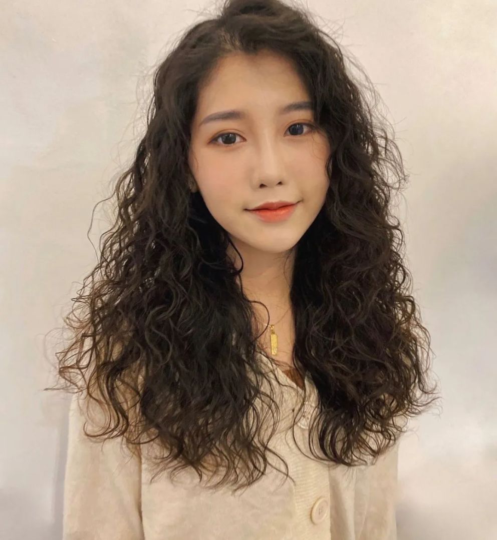 发型 年底最火烫染剪100多款,选发型不用愁,收藏了慢慢选