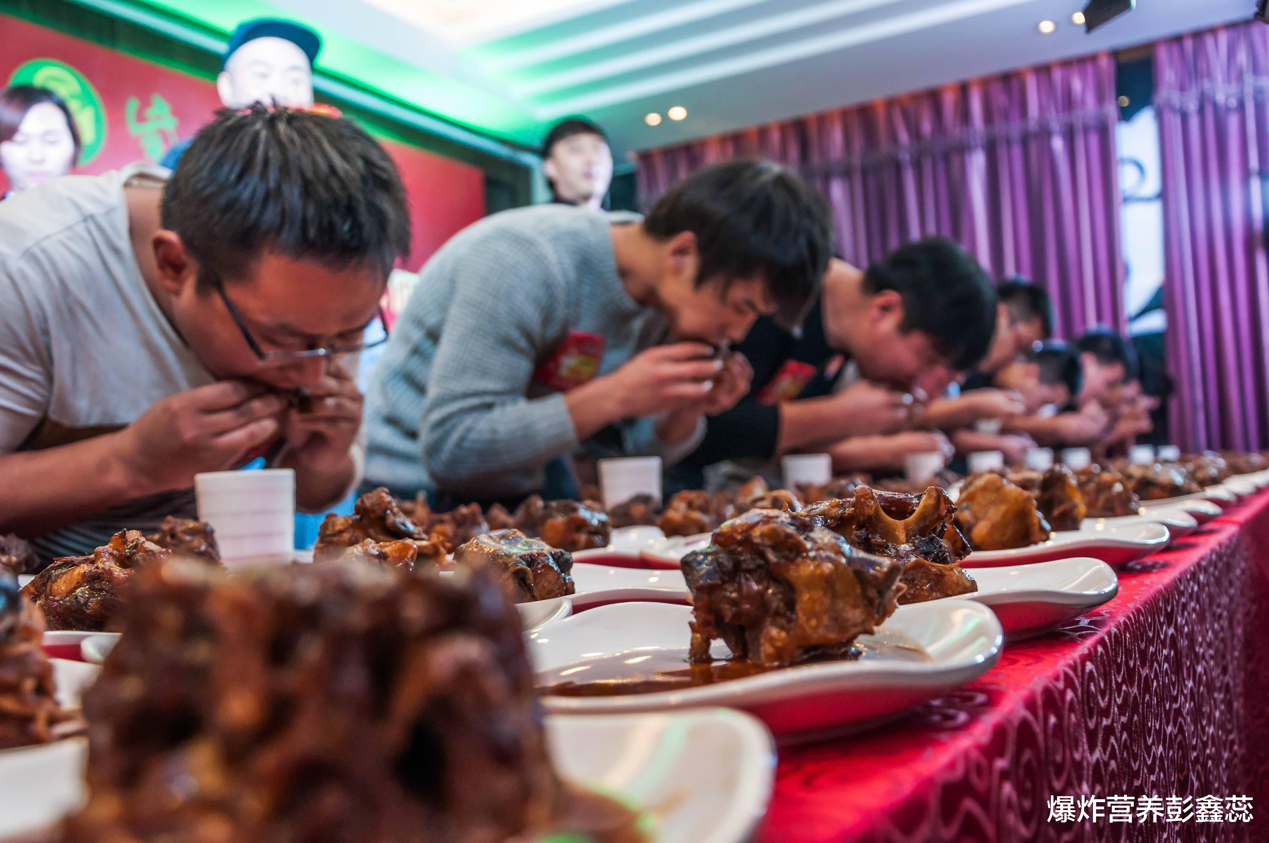 吃鸡肉会胃酸反流?到底要不要吃肉,选红肉还是白肉?你有答案吗