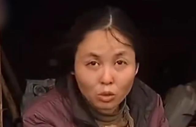 1995年四川女大学生被拐，55岁老汉花120元买下，跟牲口住了17年