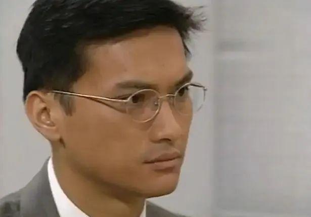 邱淑贞|长相极其相似的8对港星，蔡少芬邱淑贞撞脸，张可颐袁洁莹神似