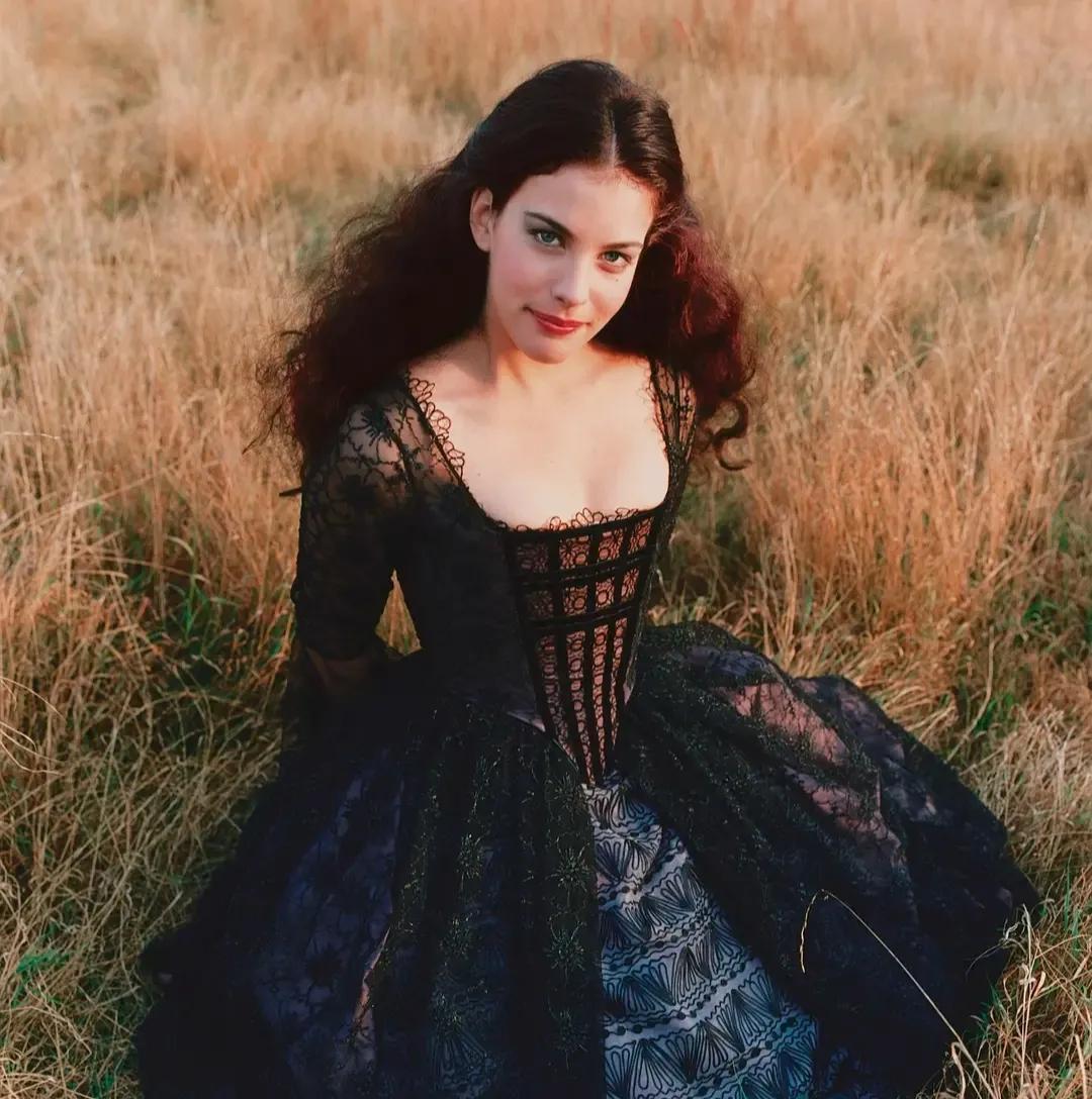 丽芙·泰勒|美国女演员丽芙·泰勒