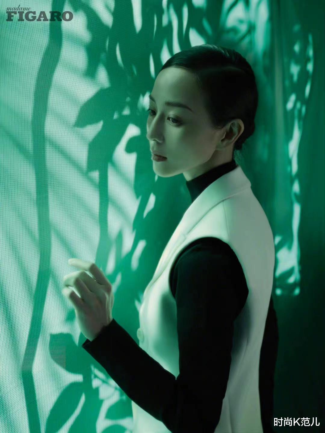 燃脂 张钧甯十一月刊封面大片，贴头皮发型优雅高级，完美演绎美人风骨