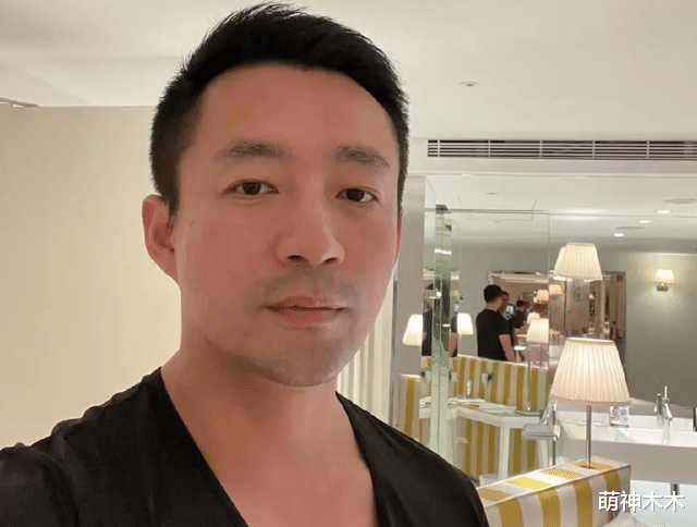 汪小菲|汪小菲气疯!曝光许雅钧养女人,再次开骂具俊晔:从我房子滚出去