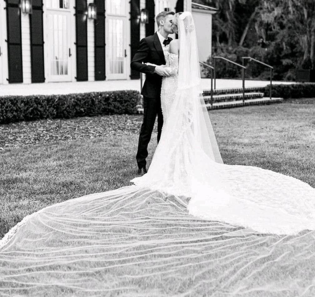 比伯|比伯现任妻子和前任赛琳娜世纪合影，网友：这是甄嬛和华妃？