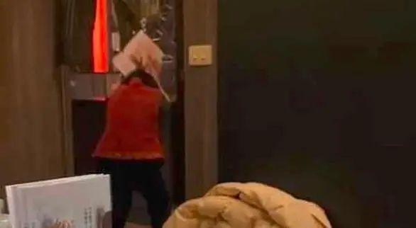 曹格|强迫女客陪酒，失控打人！大牌男歌手的酒后真面目被曝光