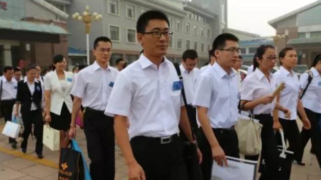 00后|00后大学生有多任性？看到点了就直接收拾东西走人，老板一脸懵