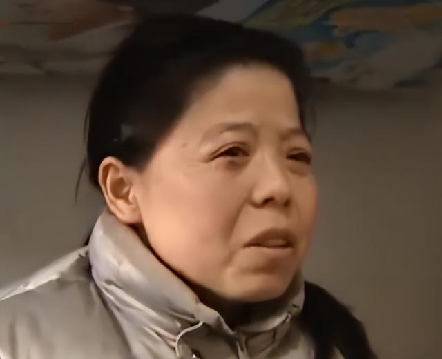 豪车女司机拖拽收费员致死,连累父亲被判刑,怎么回事?