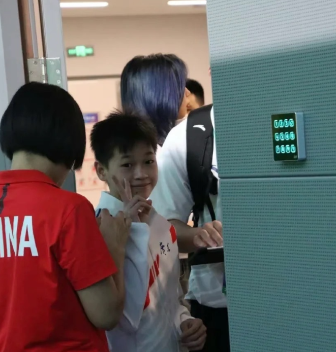 中国青年五四奖章|为何全红婵能拿五四奖章，谷爱凌却不能？一点难以避免，实在没辙