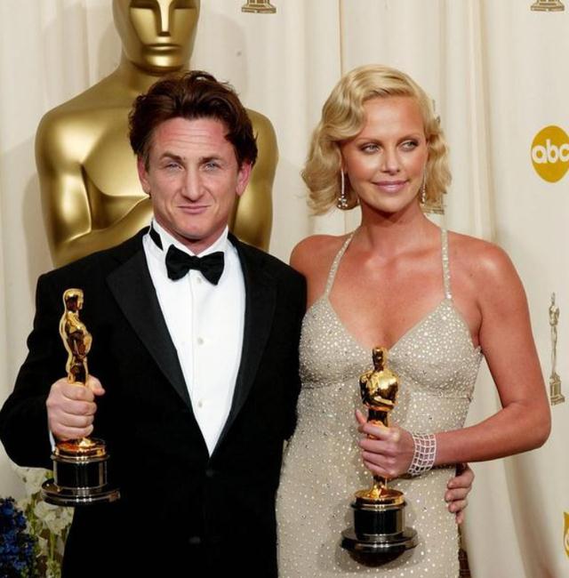 查理兹·塞隆|查理兹塞隆：15岁目睹母亲枪杀父亲，长得太美，为拍戏增肥30磅